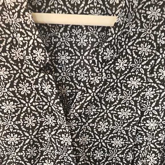 Croft & Barrow Monochrome Floral Blouse - Picture 8 of 11